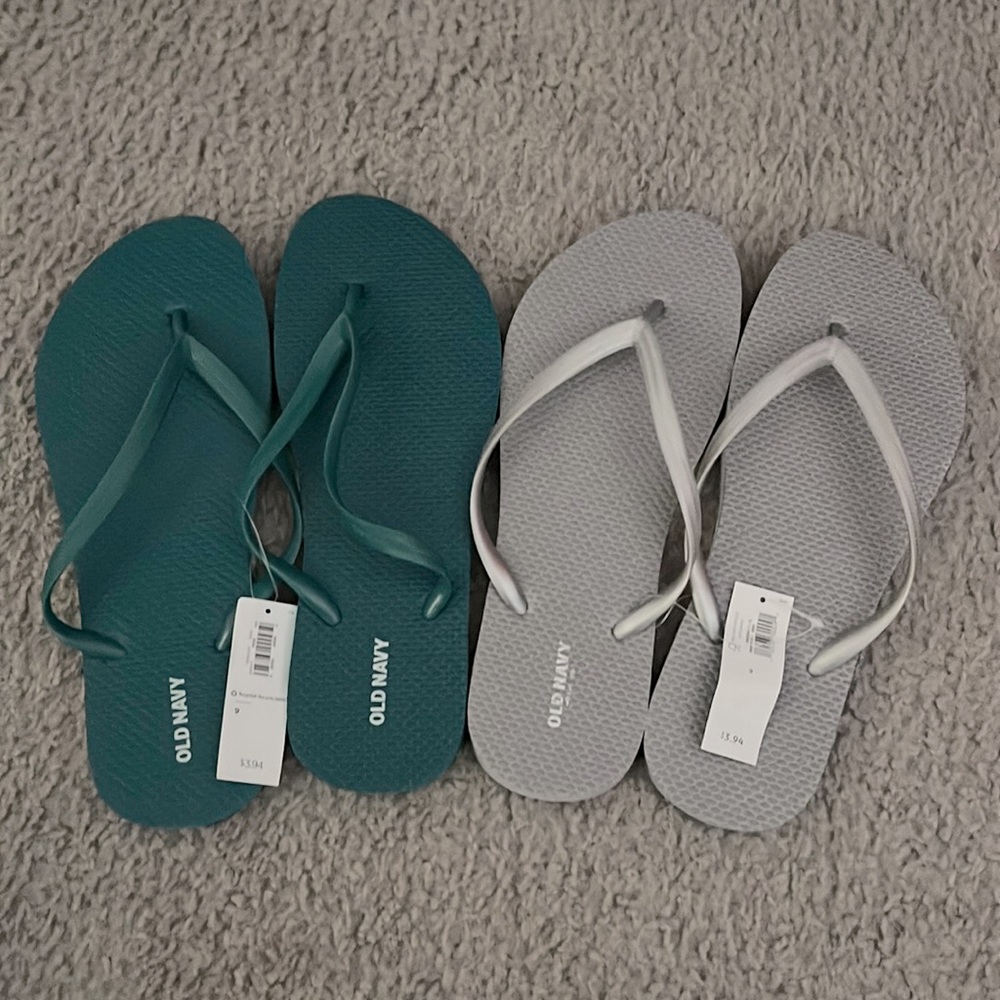 *Brand New* Size 9 Old Navy Flip Flops